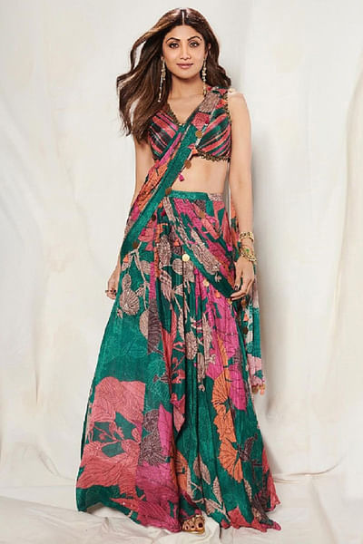 Bottle green leaf print pre-draped sari set