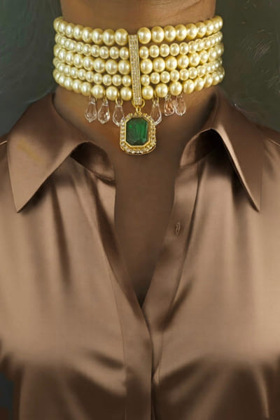 Green crystal and pearl embellished necklace