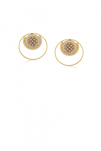 Gold plated shell baalis