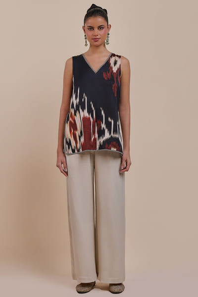 JJV.Kapurthala By JJ Valaya Black and ivory abstract ikat tunic set JJVMAY26D144373
