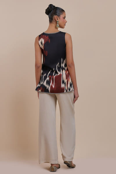 JJV.Kapurthala By JJ Valaya Black and ivory abstract ikat tunic set JJVMAY26D144373