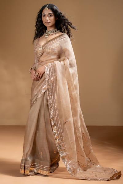 Mocha gota organza sari