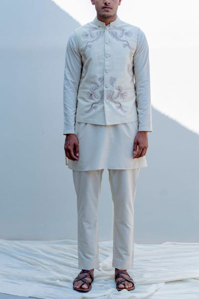 Off white bandi and kurta set