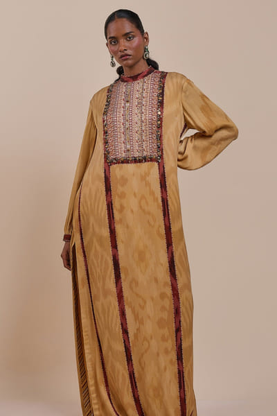 JJV.Kapurthala By JJ Valaya Mustard abstract ikat embroidered yoke kaftan JJVMAY26D144372