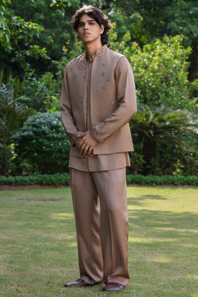 Champagne embroidered bandi set