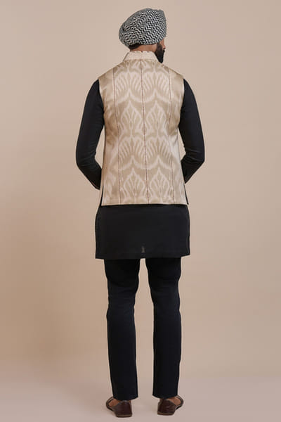 JJV.Kapurthala By JJ Valaya Ivory and beige ikat printed Nehru jacket JJVMAY26D144000