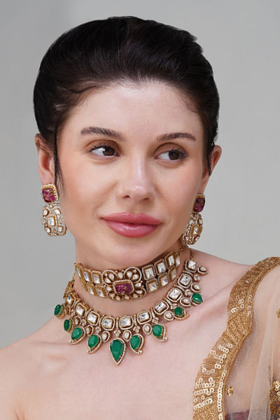 Multicolour kundan layered choker set
