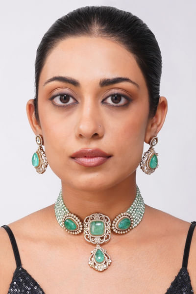 Multicoloured pearl kundan choker necklace set