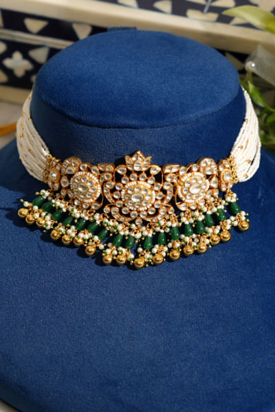Multicoloured pearl and kundan choker set