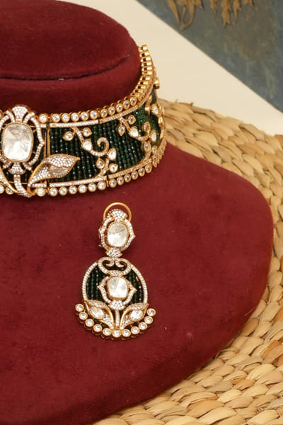 Beryachi Multicoloured emerald stone necklace set BERYMAY26D143884