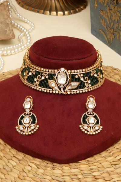 Beryachi Multicoloured emerald stone necklace set BERYMAY26D143884