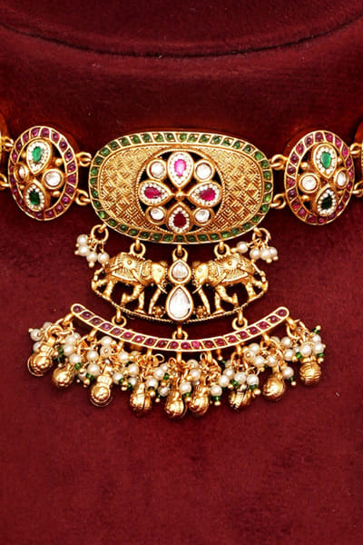 Beryachi Gold kundan embellished necklace set BERYJUL26D149722