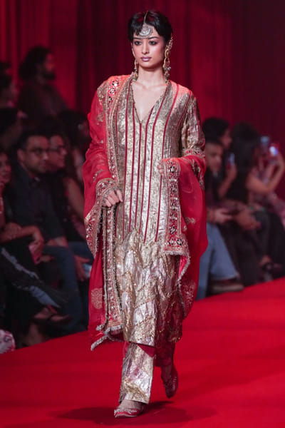 Red ghungroo embellished kurta set