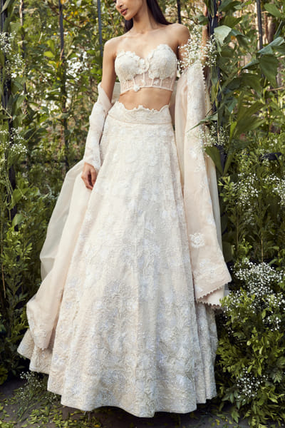 Varun Chakkilam Alabaster white floral embroidered lehenga set VACMAR2403