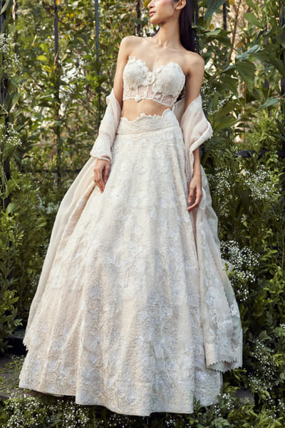 Varun Chakkilam Alabaster white floral embroidered lehenga set VACMAR2403