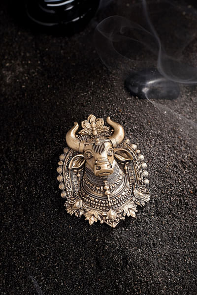 Antique gold Nandi bull brooch