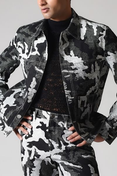 Back camo printed denim trucker jacket