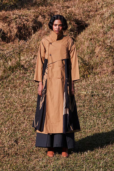 Beige and charcoal grey printed trench coat