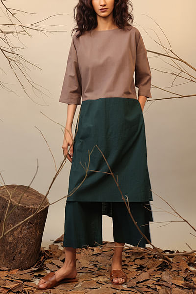 Beige and green colour blocked tunic