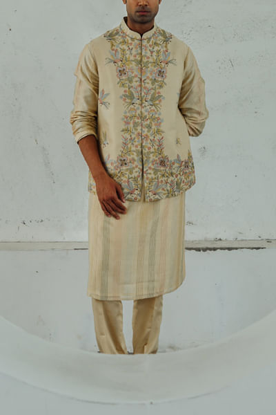 Beige bird and floral embroidered bandi set