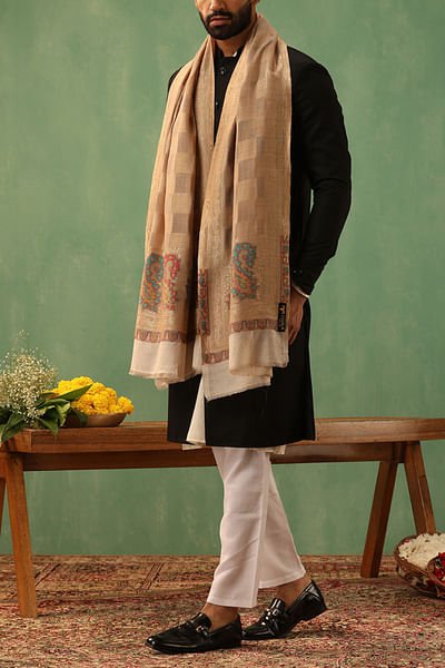 Beige checkered shawl