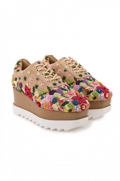 Beige floral thread embroidery wedge sneakers