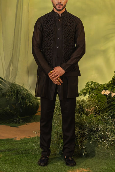 Black 3D smocked chanderi silk bandi