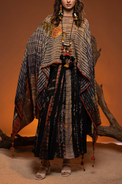 Black and beige pleated tie-dye skirt set