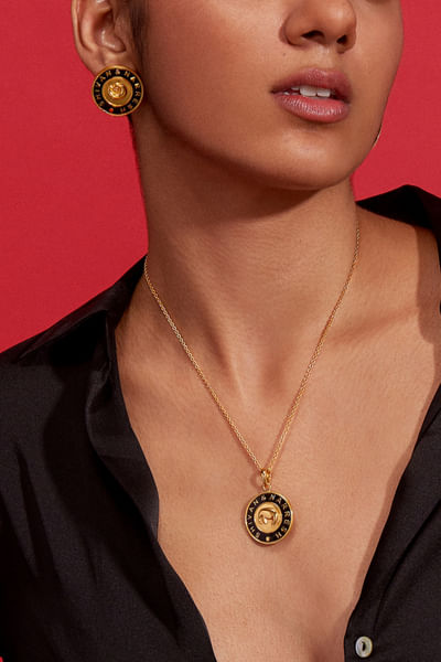 Black and gold enamelled pendant necklace set