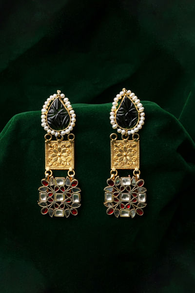 Black and red floral kundan engraved earrings