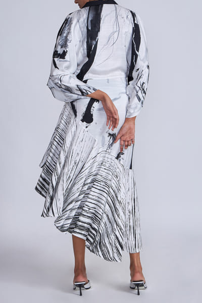 Advait Black and white asymmetric printed shirt dress AVTJAN24D201