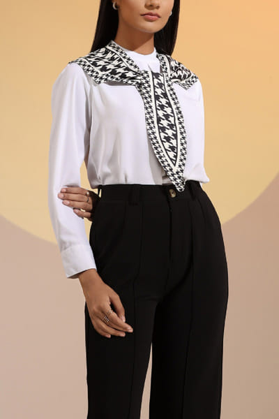 Black and white houndstooth print scarf