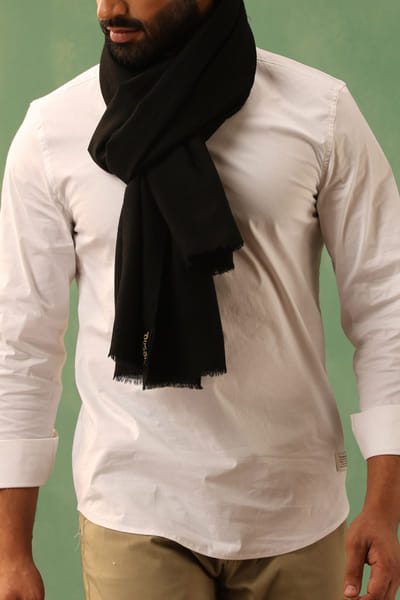 Dusala Black cashmere wool plain stole DUSJAN25D13450