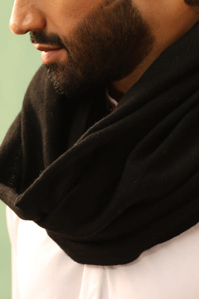 Dusala Black cashmere wool plain stole DUSJAN25D13450