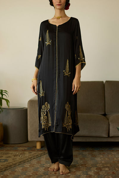 Black cone shrub embroidered kurta set