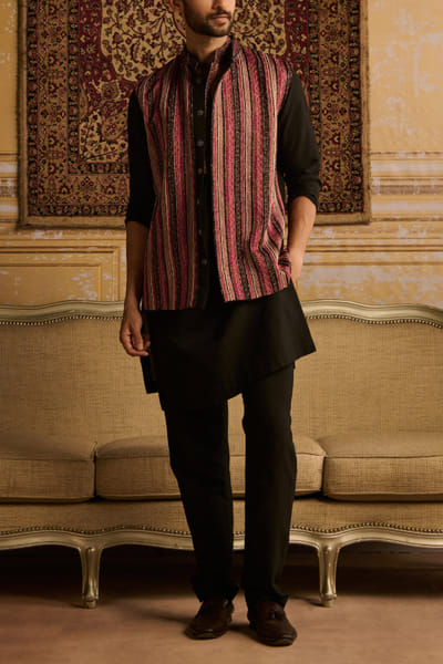 Black embroidered bandi kurta set