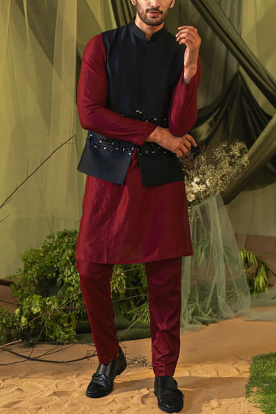Black embroidered chanderi silk bandi