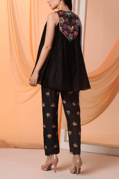 Soup by Sougat Paul Black embroidered Co-ord set SSPNOV2432