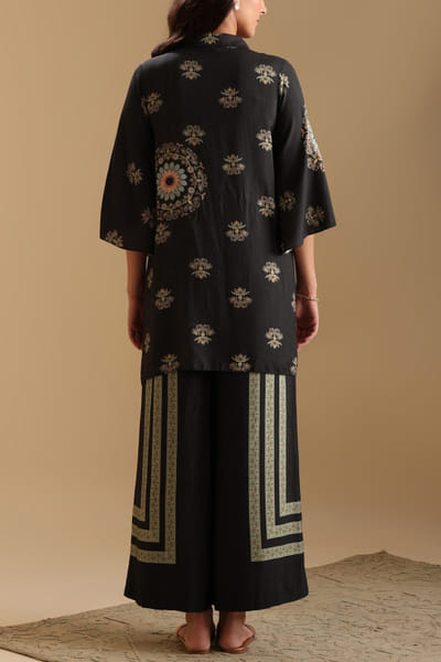 Soup by Sougat Paul Black floral embroiderd co-ords SSPAUG2415