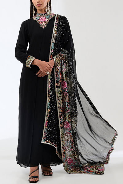 Black floral embroidery kurta set