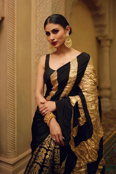 Black foil printed gota pre-pleated sari set