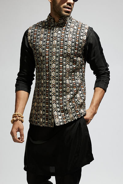 Black geometric embroidered bandi