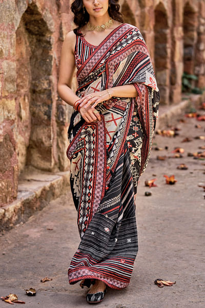 Black geometric printed sari set