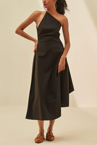 Black one-shoulder long dress