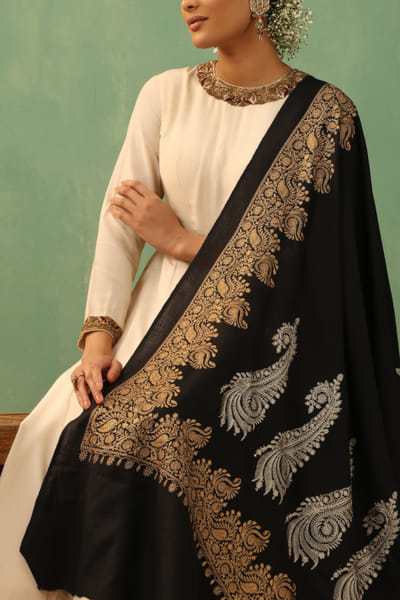 Dusala Black paisley embroidered cashmere wool shawl DUSJAN25D22896