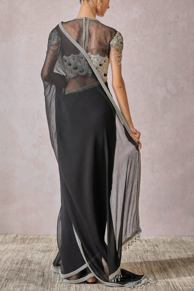 Tarun Tahiliani Black pearl embroidered sari set TARMAY24CW005