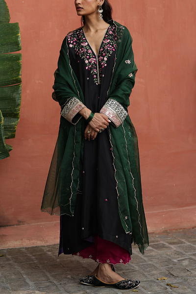 Black silk embroidered kurta set