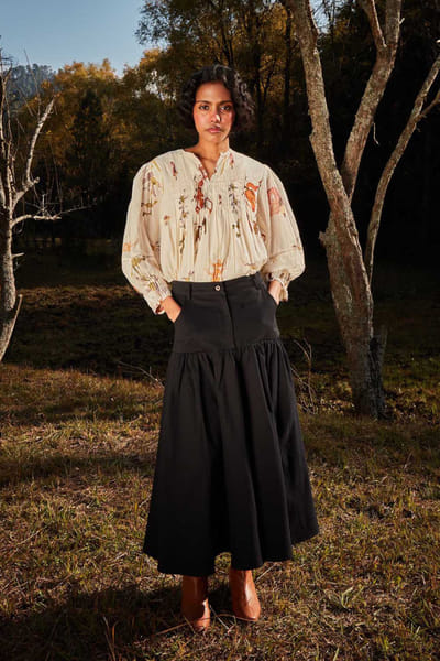 Black structured and gathered skirt