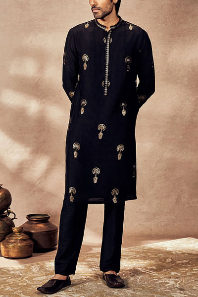 Black traveller's palm foil printed kurta set