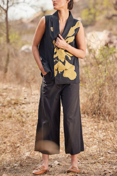 Black wide leg pants
